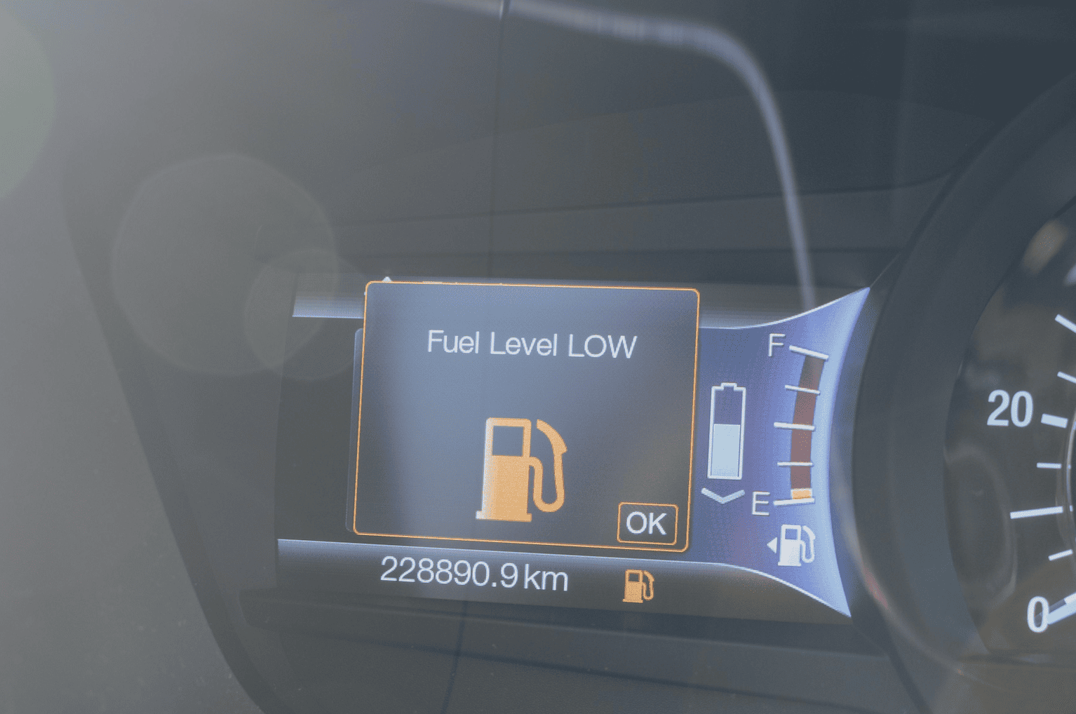 Jak jezdit autem o 20–30 % levněji - prázdná nádrž - snížení spotřeby